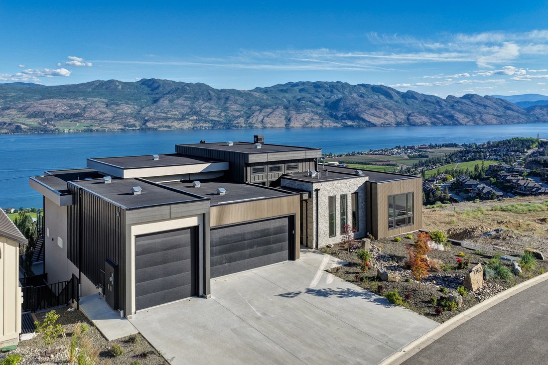 House in West Kelowna, British Columbia, Canada 1 - 18797422