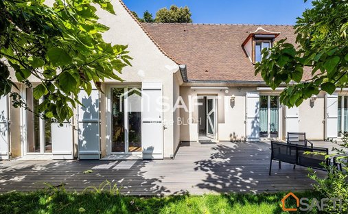 House in Chantilly, Hauts-de-France, France 1