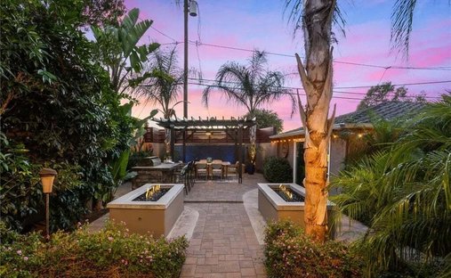House in Signal Hill, California, United States 1