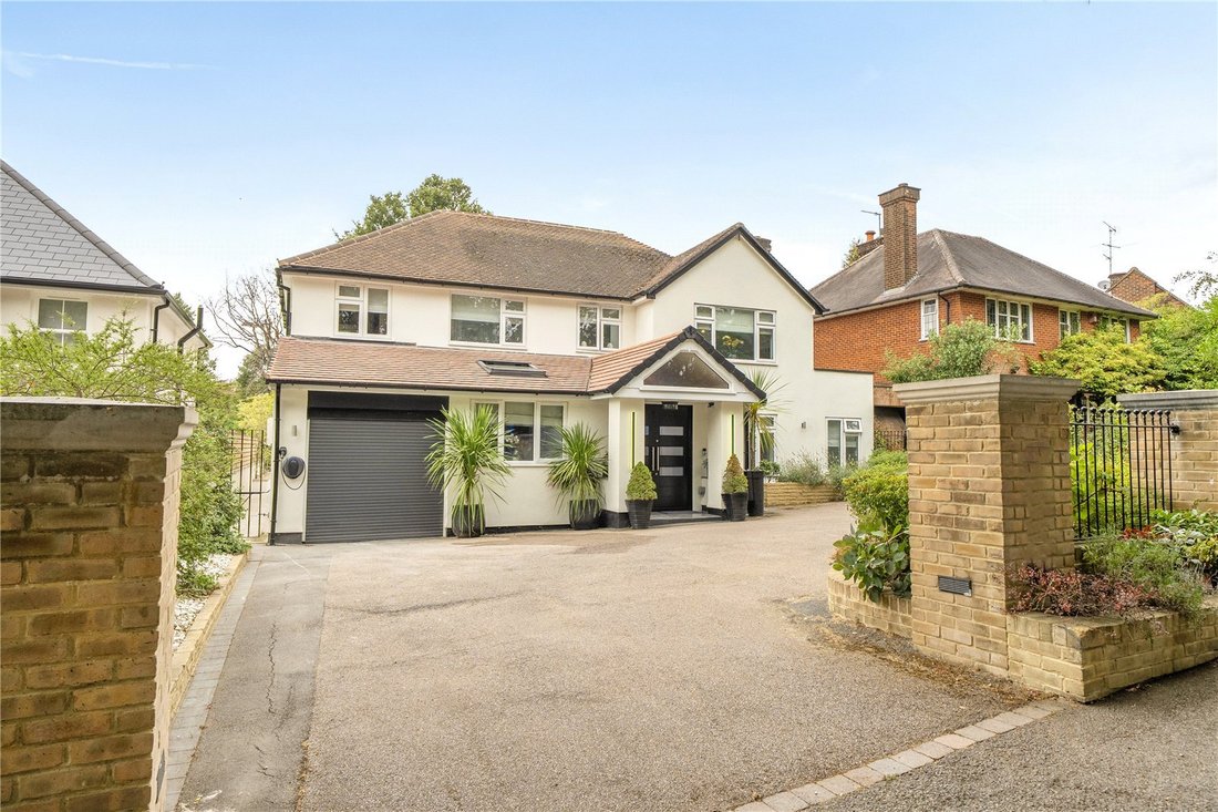 House in Bell Bar, Hatfield, England 2 - 18801013