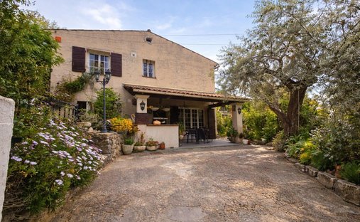 House in Nord-Hameaux, Contes, France 1