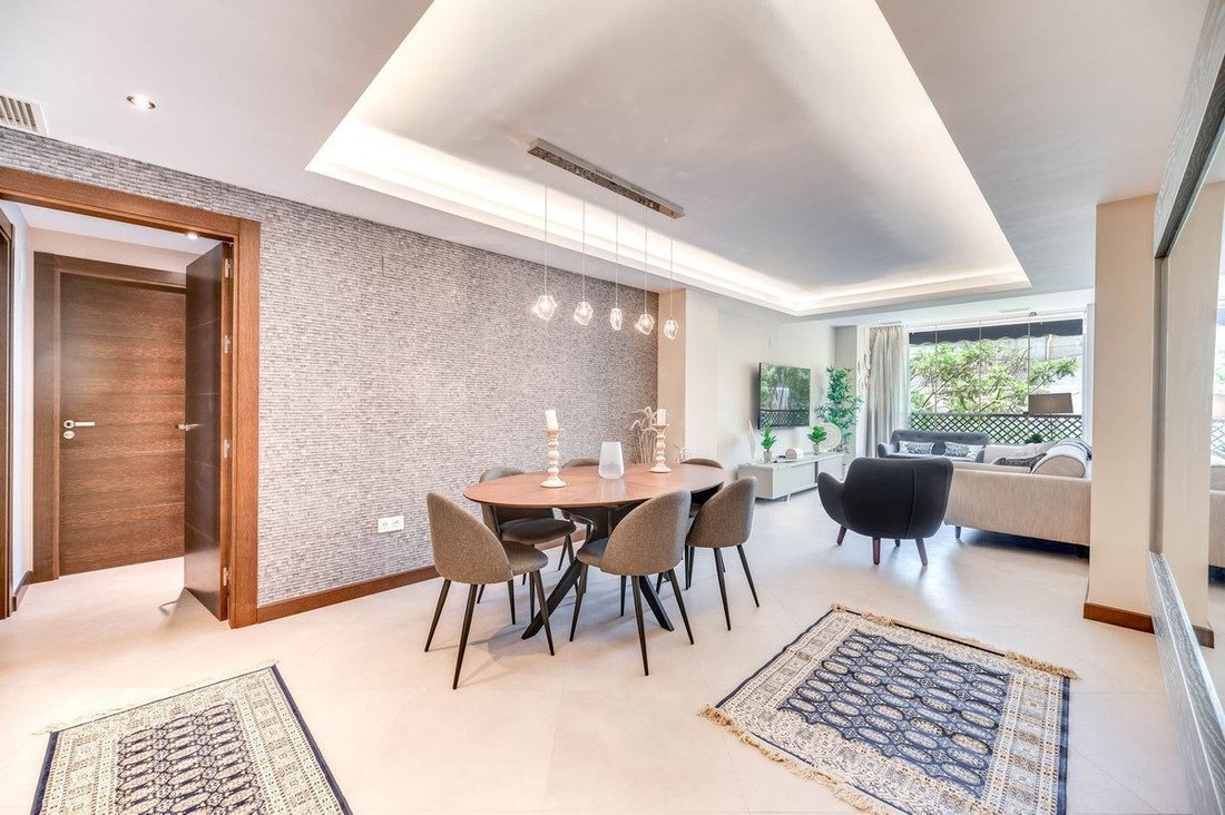 Apartamento en Playa Puerto Banús, Marbella, España 3 - 18804061