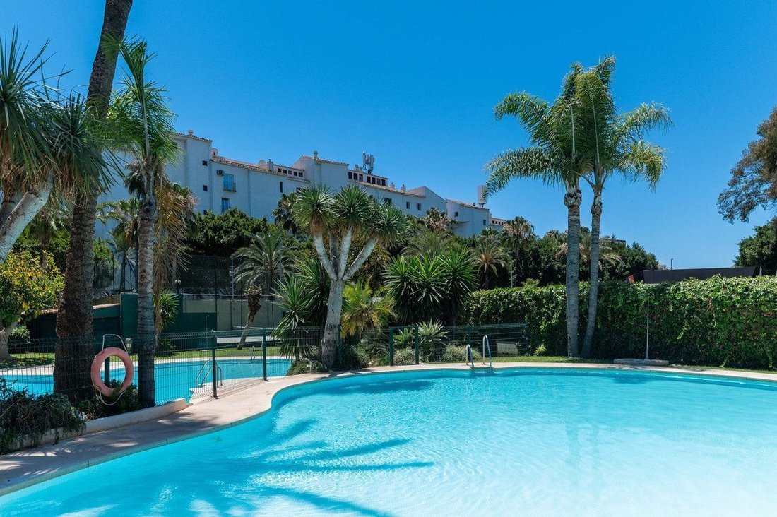 Apartamento en Playa Puerto Banús, Marbella, España 1 - 18804061