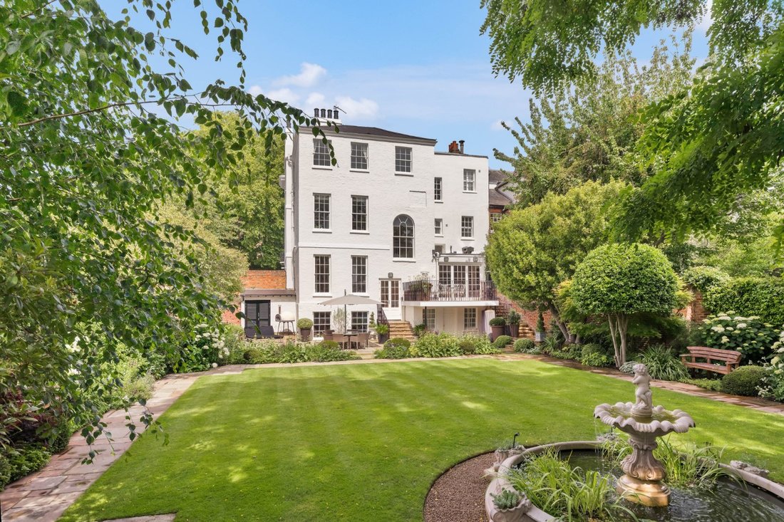 House in Richmond Upon Thames, England 1 - 18792550