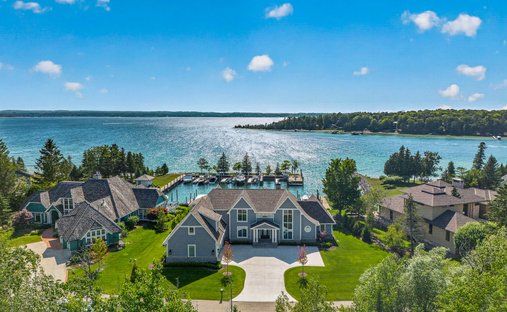 House in Charlevoix, Michigan, United States 1