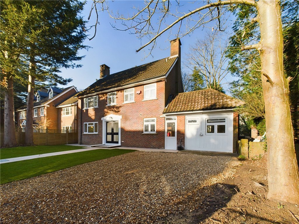 Haus in Coombe, Royal Borough of Kingston upon Thames, England 2 - 18791585