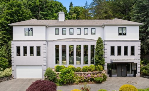 House in Brookline, Massachusetts, United States 1