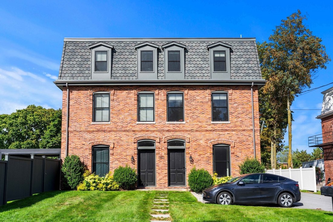 Townhouse in Waltham, Massachusetts, United States 2 - 17917898