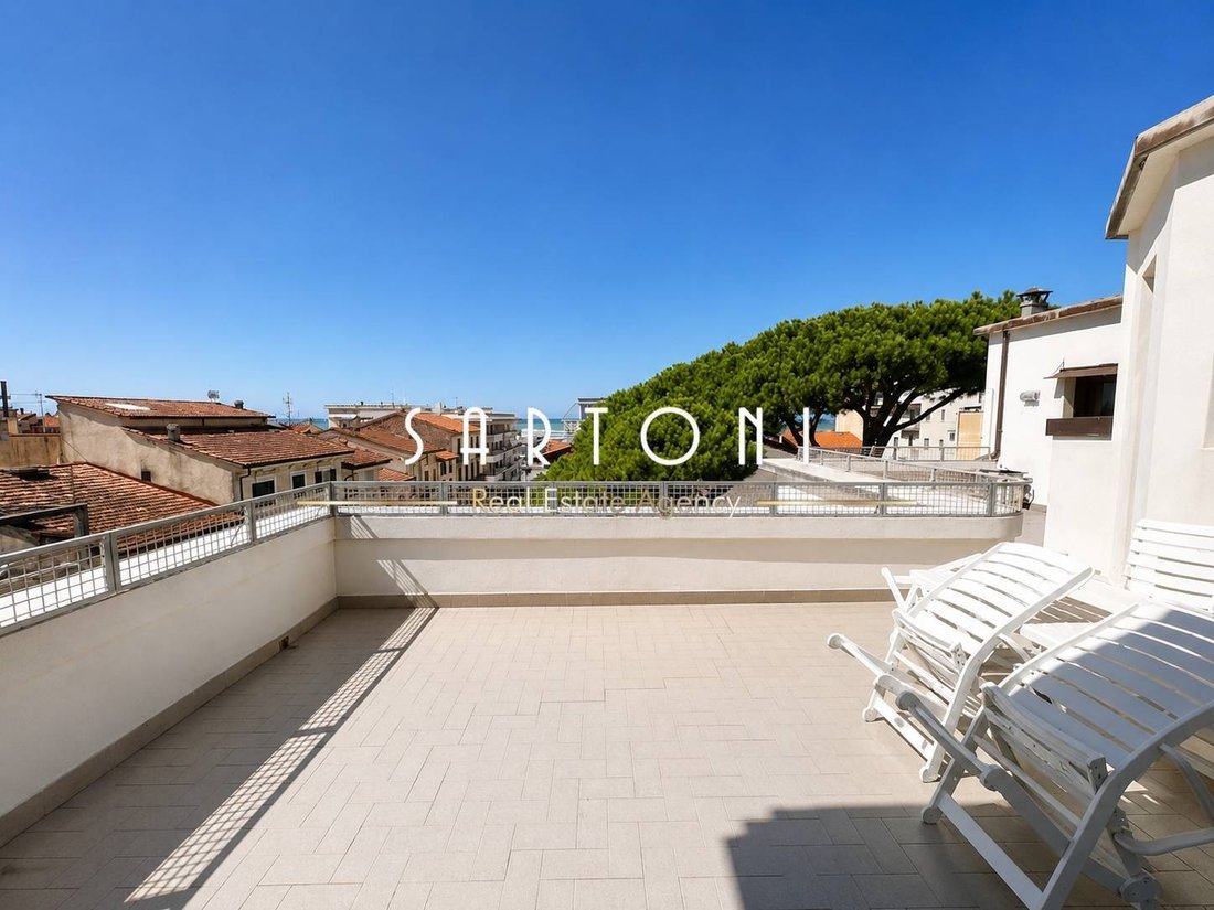 Apartment in Lungomare, Viareggio, Tuscany 2 - 18797274