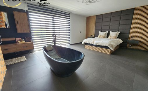 Villa in Partie Nord-Ferrieres-Cadenades-Rouviere, Le Muy, Frankreich 1