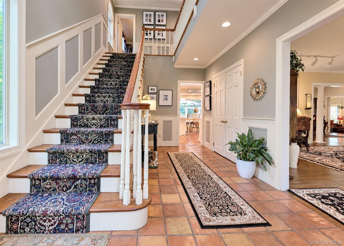 House in Yaphank, New York, United States 5 - 18802546