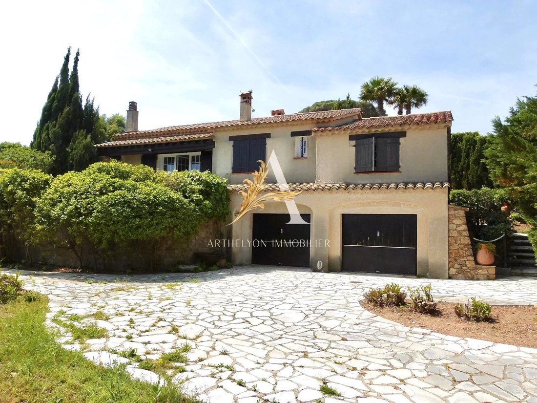 Estate in Nartelle-Noyer-Bellevue-bd des Sardinaux, Sainte-Maxime, France 1 - 18800088