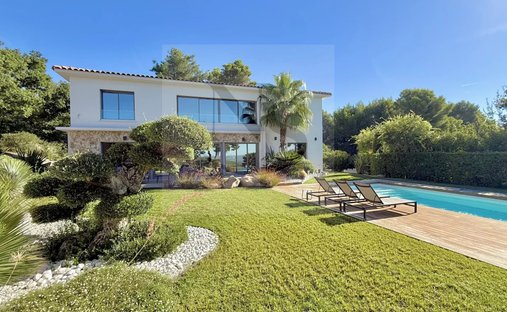 Villa in Granettes-Jauberte-Sainte Anne, Aix-en-Provence, France 1