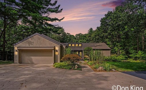 House in Forest Hills, Michigan, United States 1