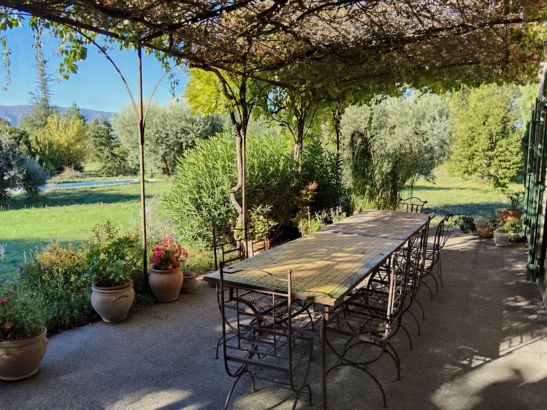 Maison à Cabrières-d'Avignon, Provence-Alpes-Côte d'Azur, France 2 - 18686278