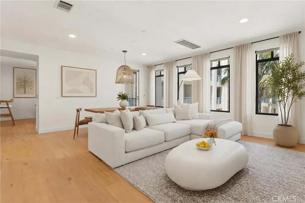 Condo in Los Angeles, California, United States 1 - 18142257