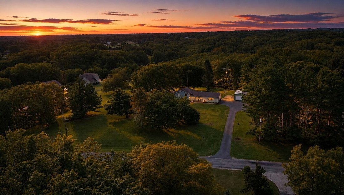 House in Taylor Ridge, Illinois, United States 2 - 18801081