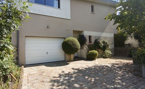 Maison à Juigne, Montreuil-Juigné, France 1