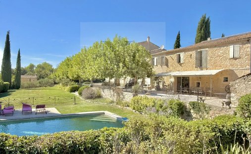 Farm Ranch in Est-Repentance-Les Trois Bons Dieux, Aix-en-Provence, France 1