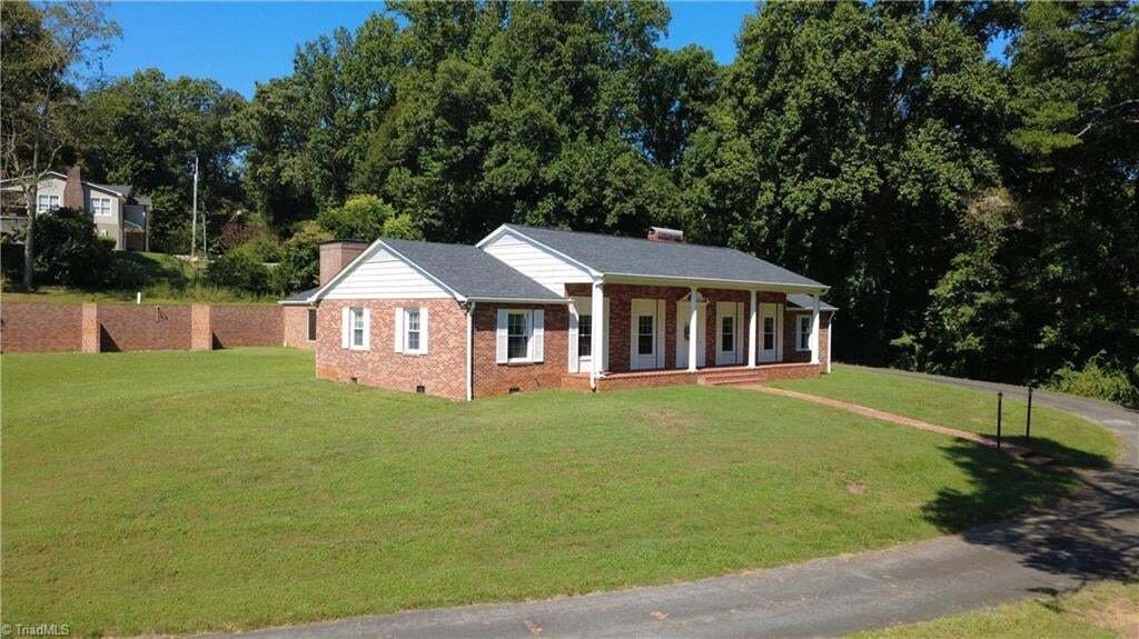 House in Elkin, North Carolina, United States 1 - 18795024