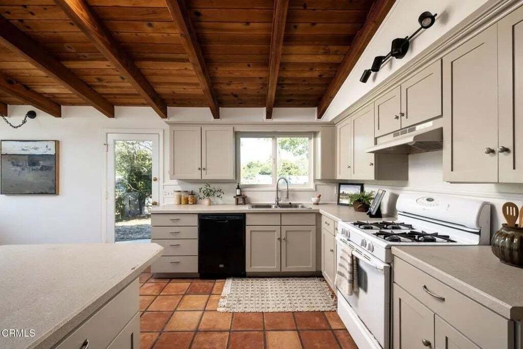 House in Carpinteria, California, United States 4 - 18801130