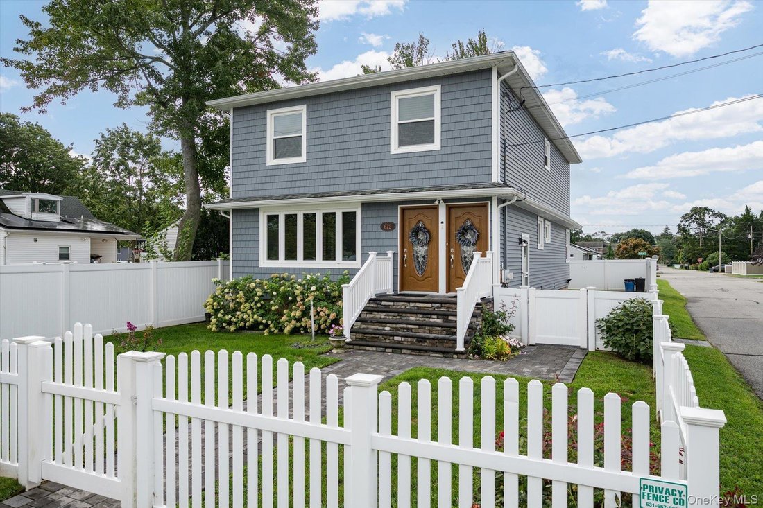 House in West Babylon, New York, United States 3 - 18792925