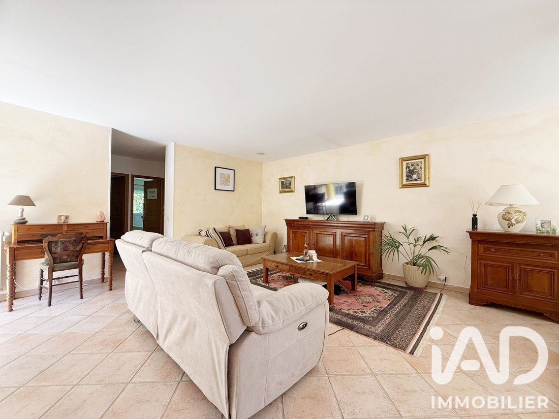 House in Hyeres, Provence-Alpes-Côte d'Azur, France 3 - 18803475