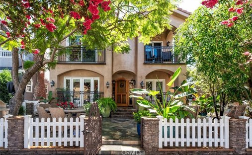 House in Signal Hill, California, United States 1