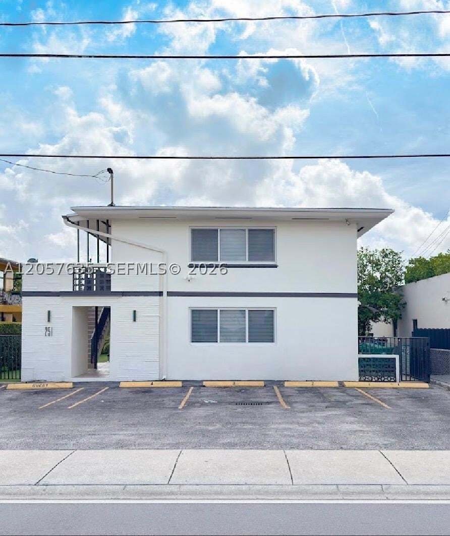 Miami, Florida, United States 2 - 18485477