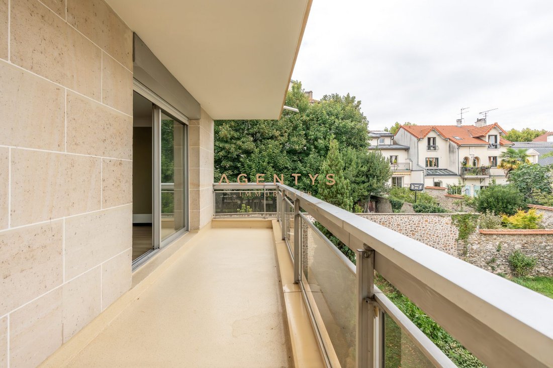 Apartment in Ledru Rollin, Le Perreux-sur-Marne, France 1 - 18797574