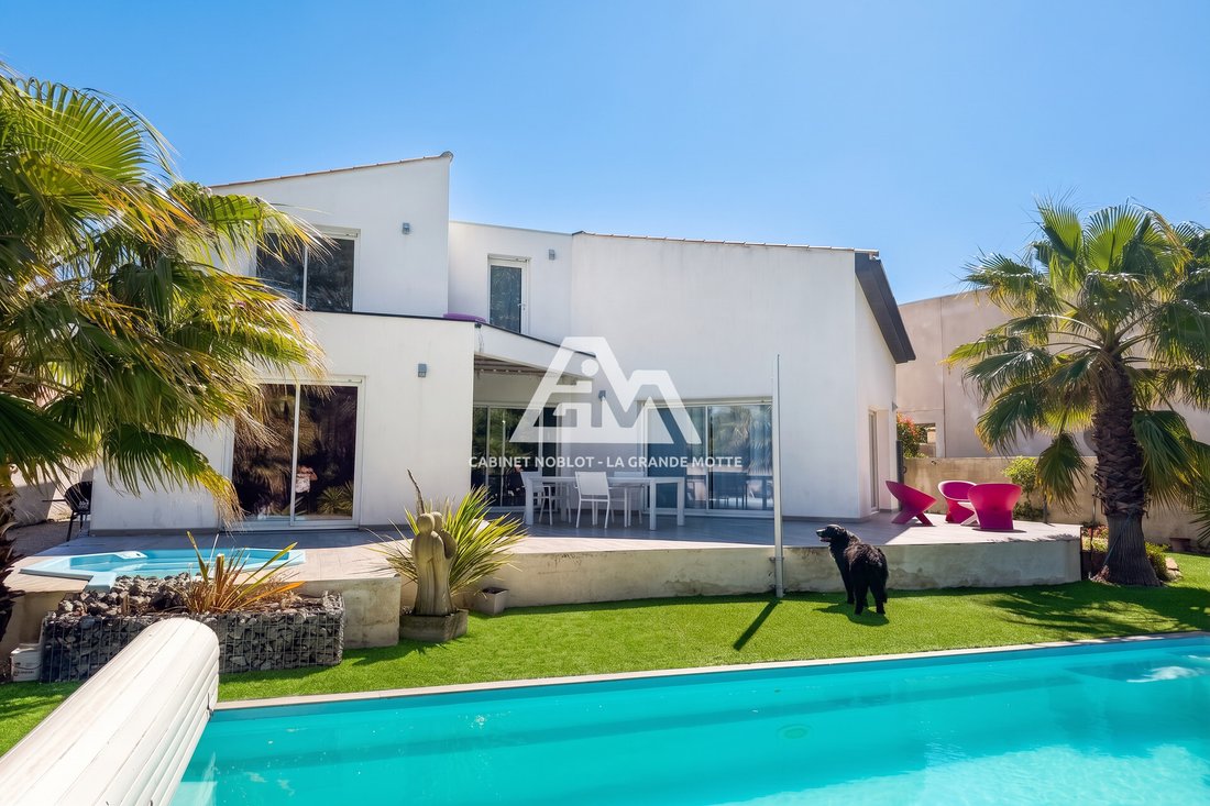Villa a Mauguio, Occitania, Francia 2 - 18208712
