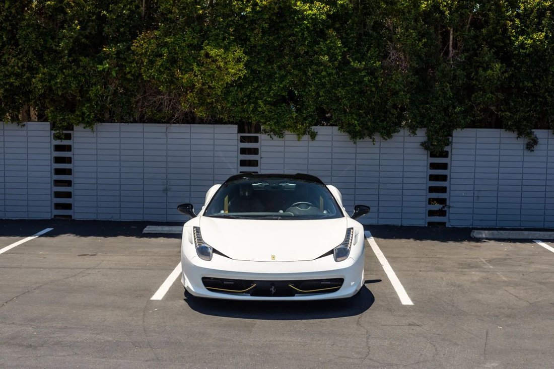Cabriolet in Opa Locka, FL, United States 4 - 18797073
