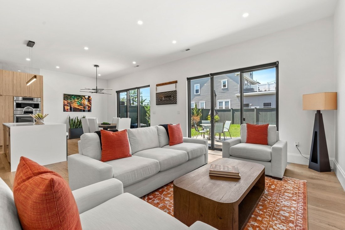 Townhouse in Waltham, Massachusetts, United States 5 - 17917898