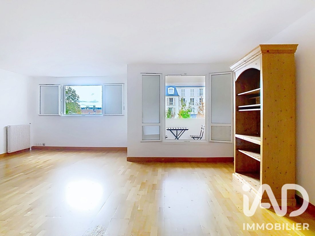 Apartment in Côte Saint Louis, Garches, France 4 - 18800292