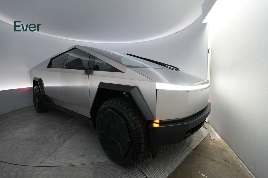 Pickup in San Francisco, CA, United States 2 - 18699639