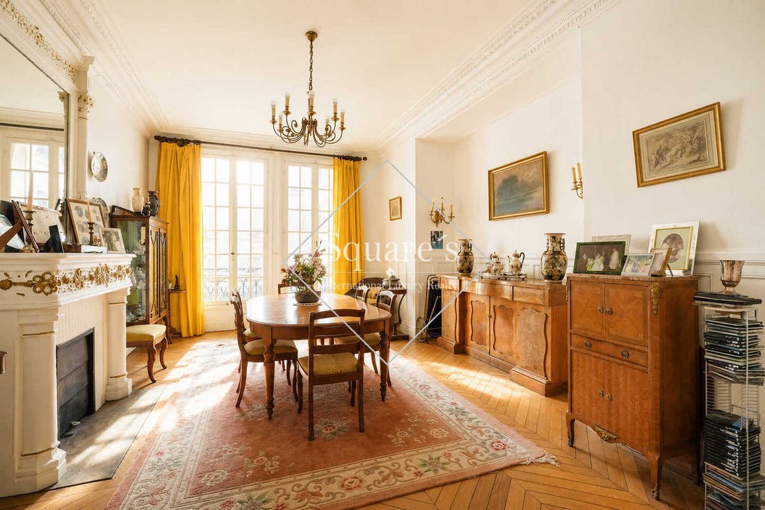 Wohnung in Elysées-Madeleine, Paris 8e Arrondissement, Paris 4 - 18804403
