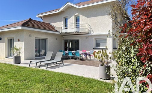 Casa a La Buisse, Auvergne-Rodano-Alpi, Francia 1