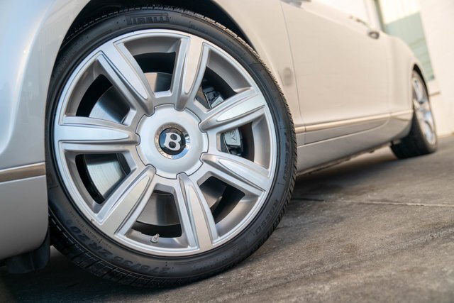 Cabriolet in Bellevue, WA, United States 5 - 18802820