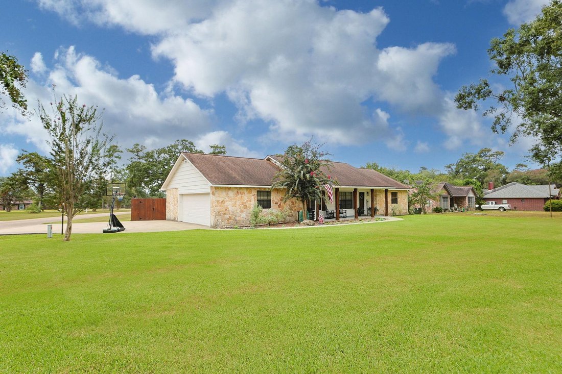 House in Pinehurst, Texas, United States 5 - 18795746