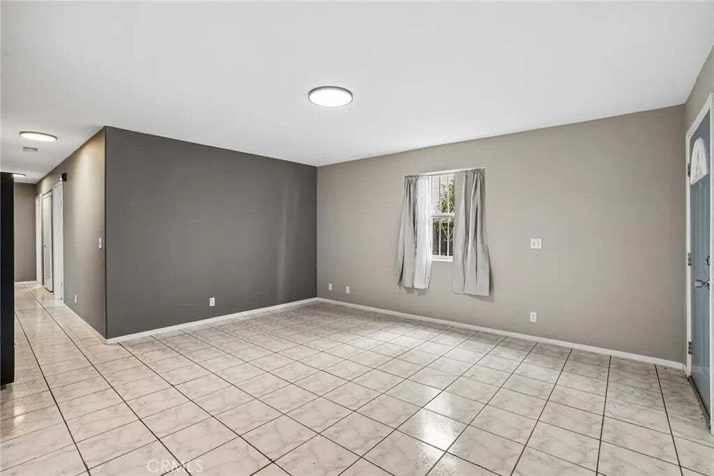 Los Angeles, California, United States 5 - 18379567