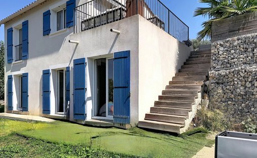 House in Saint-Martin-du-Var, Provence-Alpes-Côte d'Azur, France 1