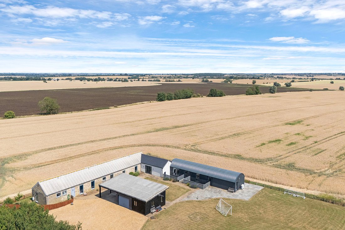 House in Wyton Airfield, Broughton, England 1 - 18399604