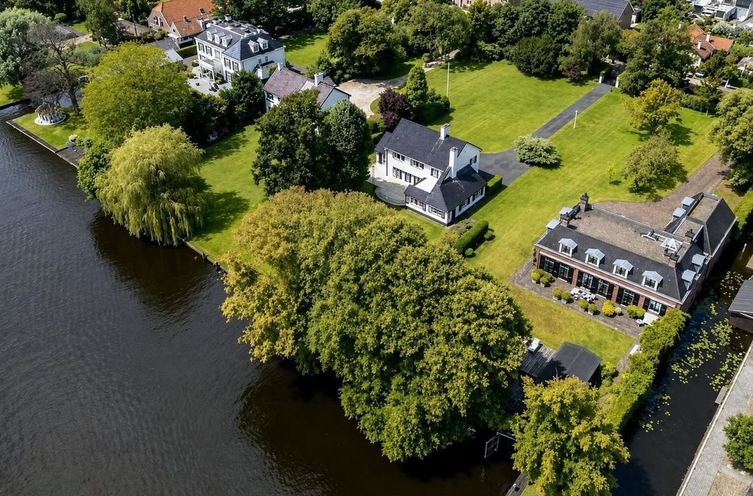 Villa in Warmond, South Holland, Netherlands 1 - 18799136