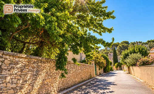 Villa à Casernes, Nîmes, France 1