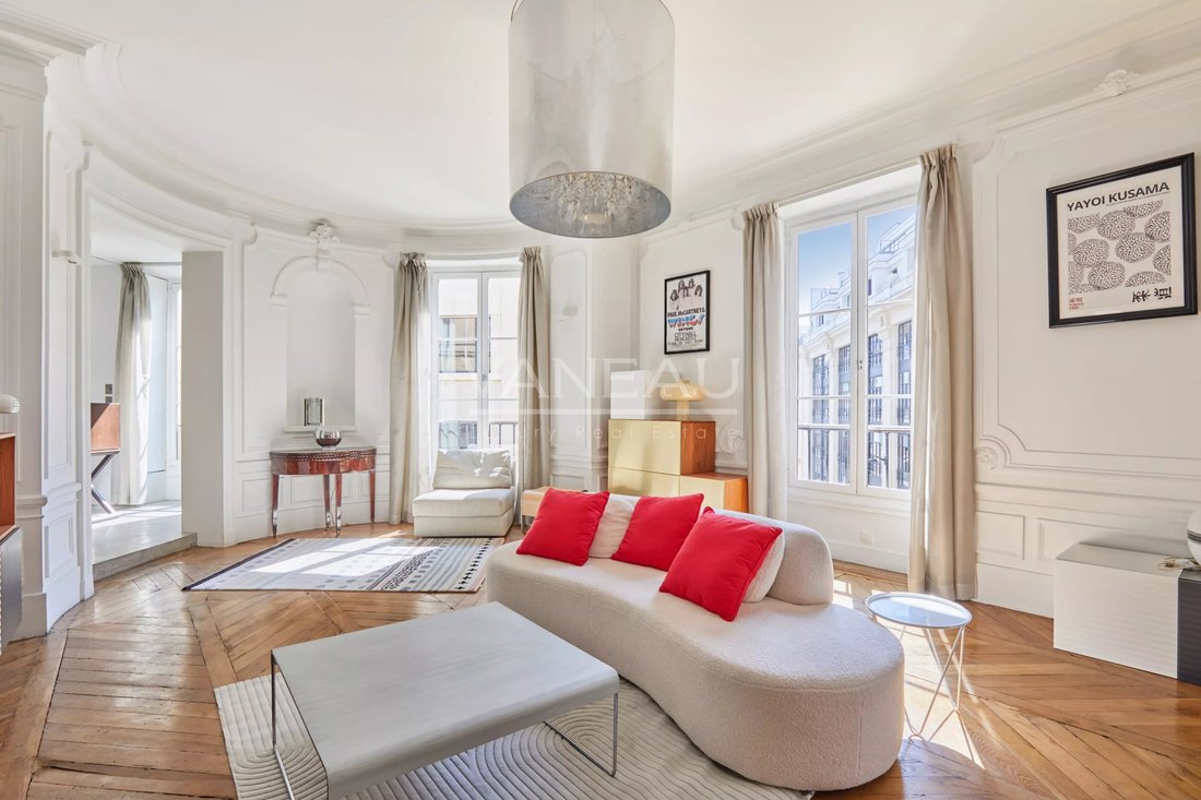 Apartment in Clichy-Trinité, Paris 9e Arrondissement, Paris 4 - 18804212