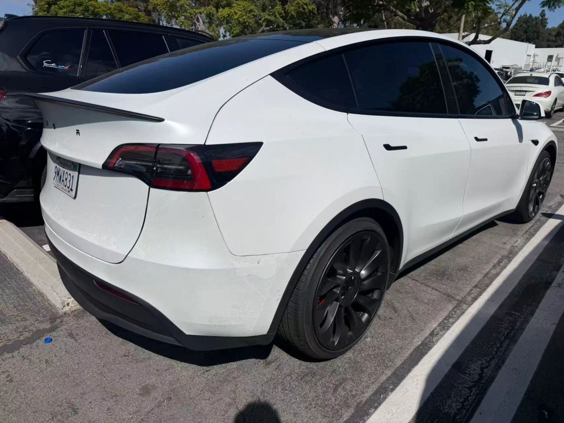 Suv in Costa Mesa, CA, United States 2 - 18797084