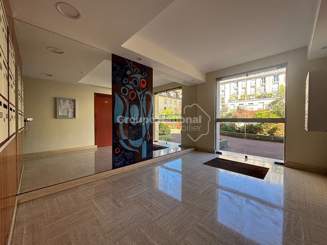 Apartment in Domaine National du Château, Versailles, France 2 - 18793389
