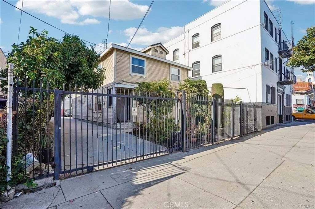 Townhouse in Los Angeles, California, United States 2 - 18615623
