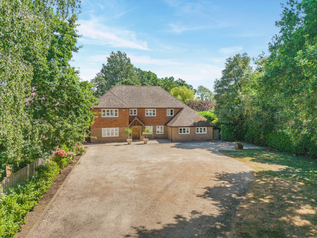 House in Pluckley, England 1 - 18615802