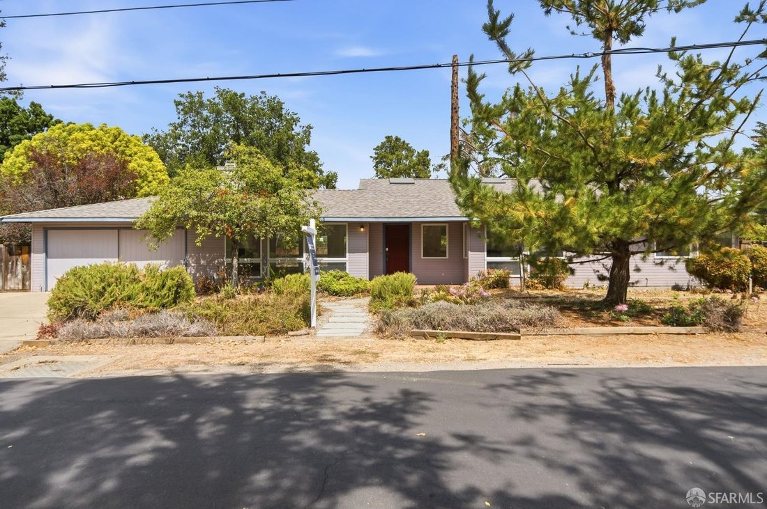 House in Los Altos Hills, California, United States 1 - 18797380